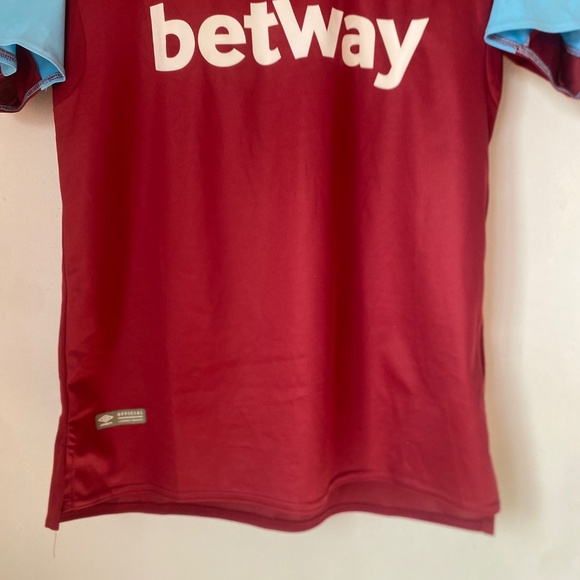 Umbro L West Ham United 2017/18 Chicharito 17 Jersey - Picture 5 of 12